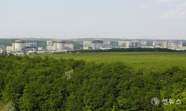 루마니아 체르나보다 원전(오른쪽부터 1호기)