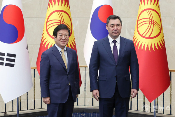 박 의장과 국가서열 1위 자파로프 대통령 면담