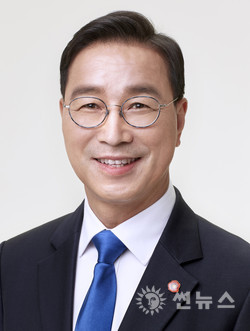 제22대 국회의원선거 서귀포시 선거구에 출마한 위성곤 민주당 예비후보